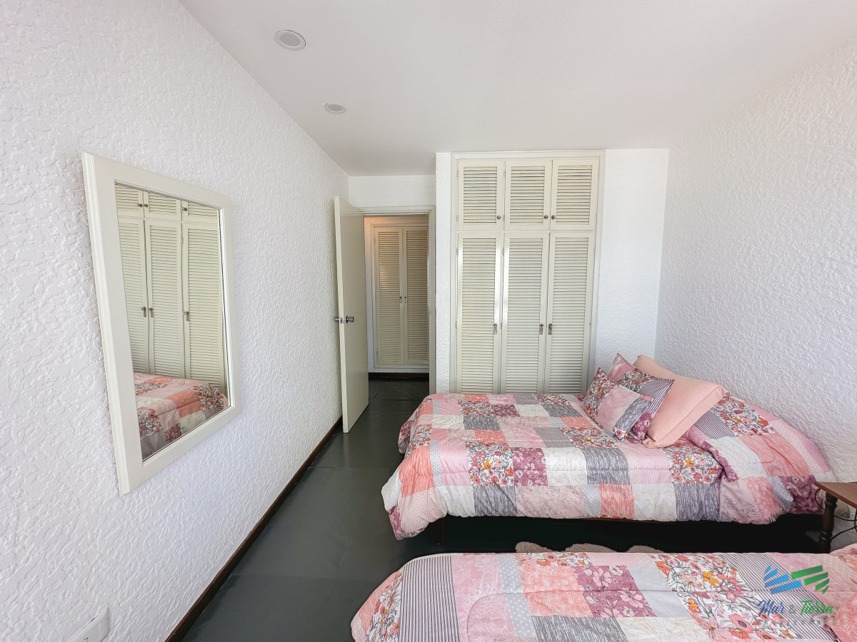 Apartamento ID.5492 - En venta apartamento 3 dormitorios en Brava, Punta del Este.