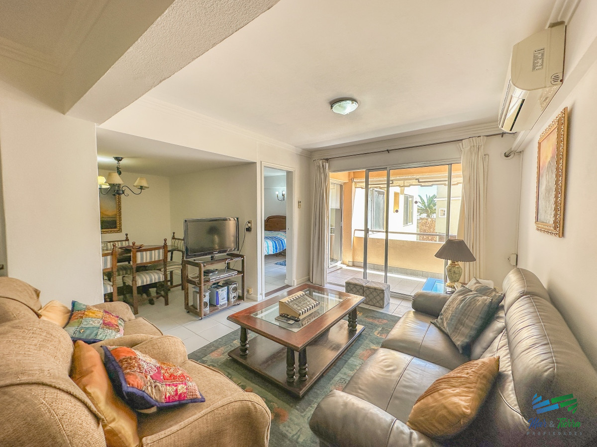 Apartamento ID.5490 - En venta apartamento de 3 dormitorios frente al mar en Pinares, Punta del Este