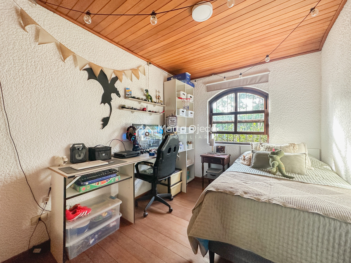 Casa ID.41130 - Casa en Pinares, 3 dormitorios más dependencia