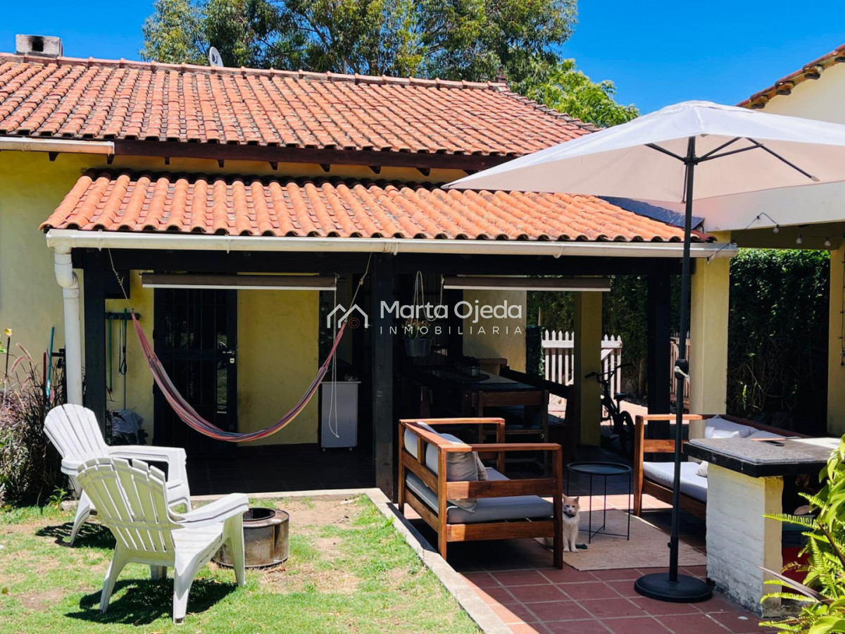 Casa ID.41130 - Casa en Pinares, 3 dormitorios más dependencia