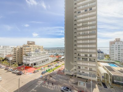 Apartamento ID.3129 - Apartamento en Península con vista al Puerto, 2 dormitorios VENTA OPORTUNIDAD