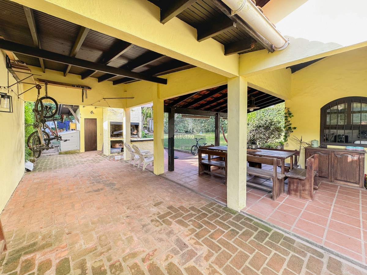 Casa ID.6481 - CASA EN VENTA PINARES 3 DORMITORIOS MAS DEPENDENCIA