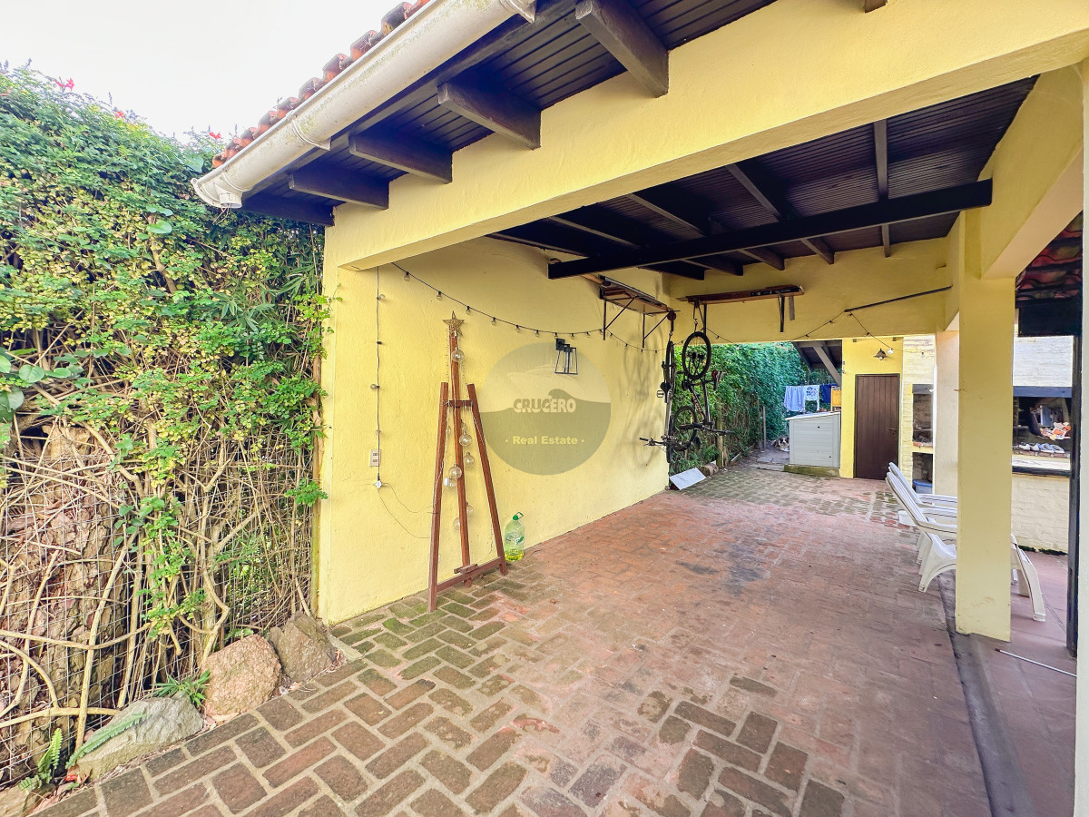 Casa ID.6481 - CASA EN VENTA PINARES 3 DORMITORIOS MAS DEPENDENCIA