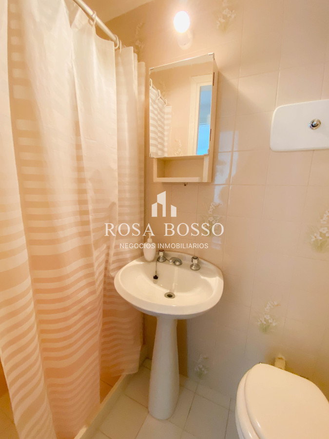 Apartamento ID.9803 - Apartamento Venta 4 dormitorios Primera Linea Mansa Punta del Este