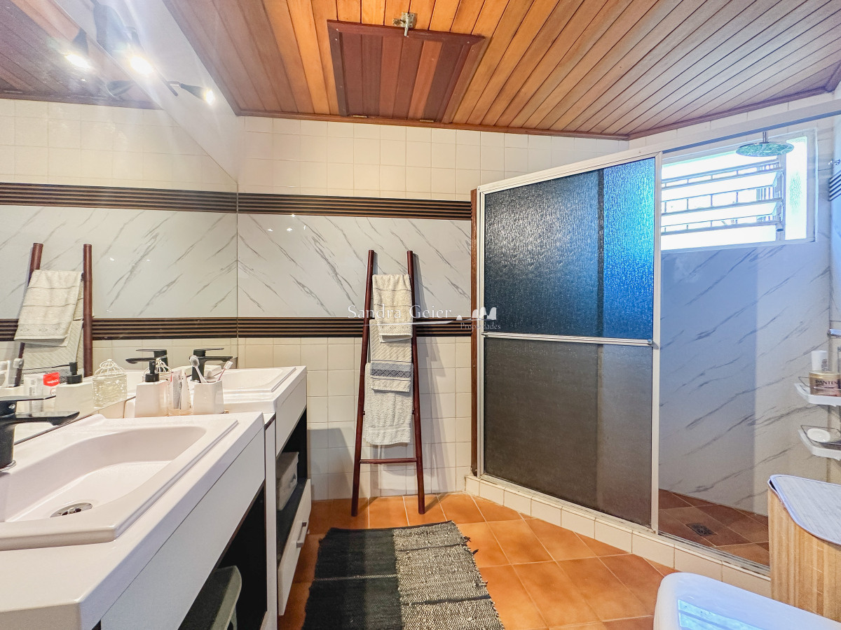 Casa ID.2990 - Casa en Pinares, 3 dormitorios más dependencia