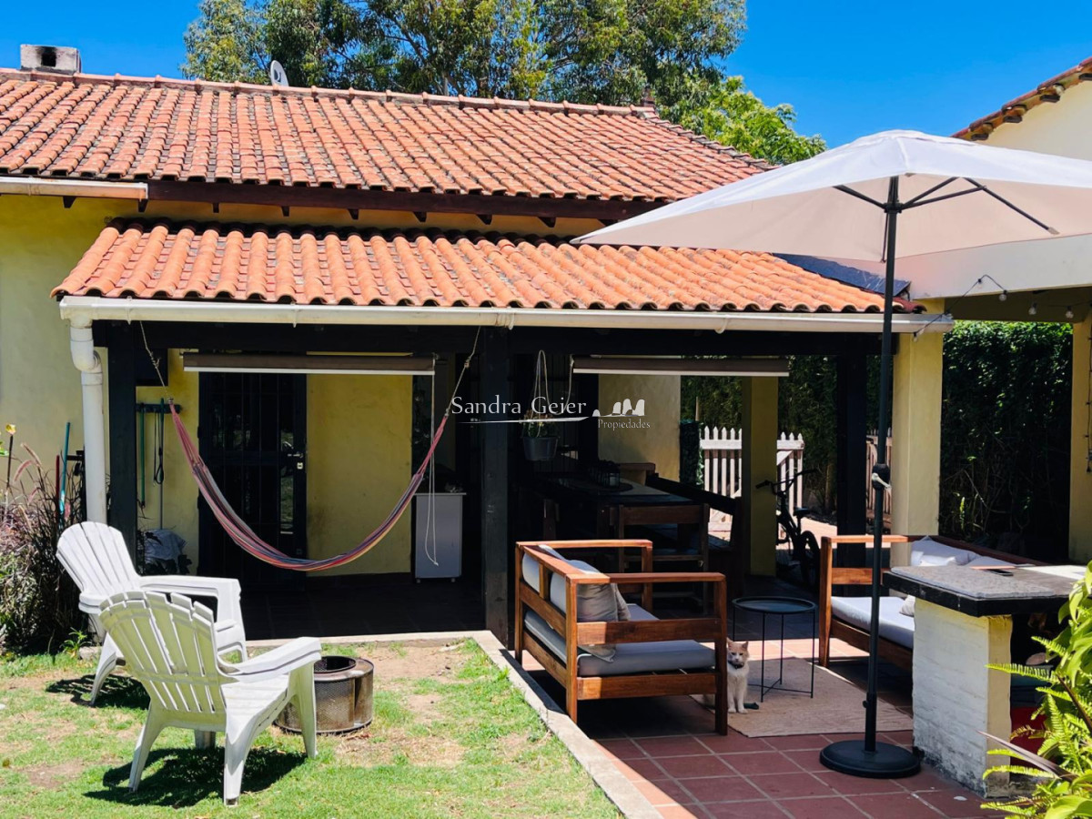 Casa ID.2990 - Casa en Pinares, 3 dormitorios más dependencia