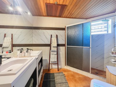 Casa ID.2990 - Casa en Pinares, 3 dormitorios más dependencia