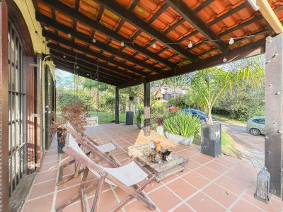 Casa ID.2990 - Casa en Pinares, 3 dormitorios más dependencia