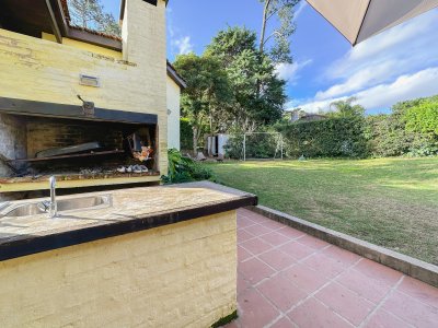 Casa ID.2990 - Casa en Pinares, 3 dormitorios más dependencia