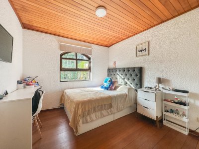 Casa ID.2990 - Casa en Pinares, 3 dormitorios más dependencia