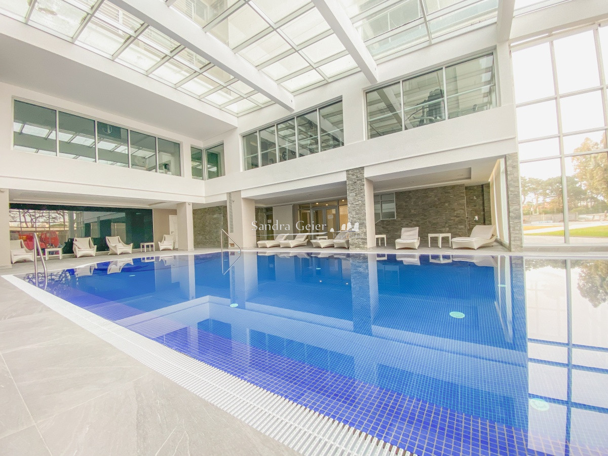 Apartamento ID.2703 - Pent House en Mansa, 3 dormitorios y parrillero