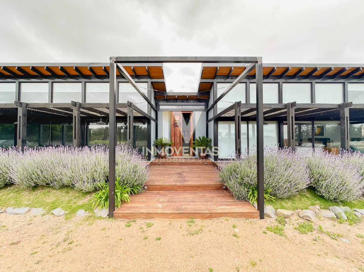 Casa ID.3574 - Casa moderna en El Quijote, 3 dormitorios