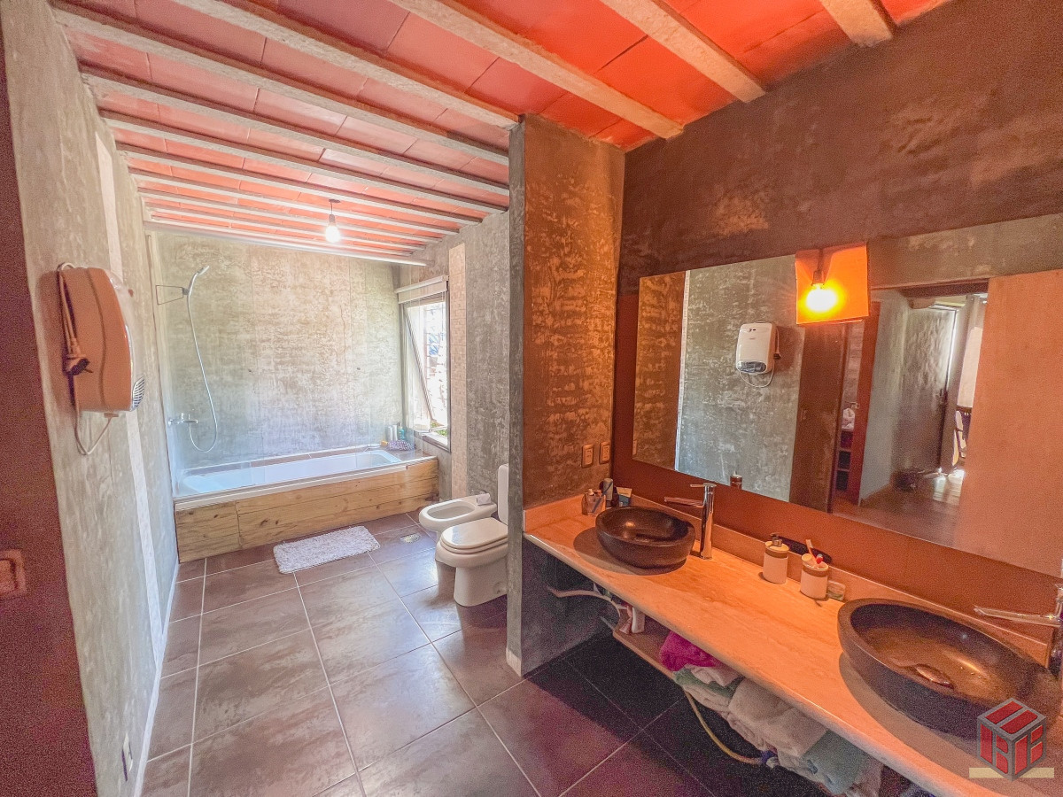 Casa ID.8881 - Casa en Barrio Córdoba, 5 dormitorios