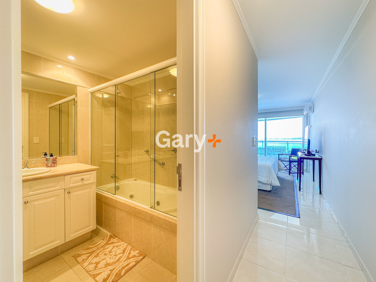 Apartamento ID.28744 - Apartamento en Millenium con vista al mar y dos suites