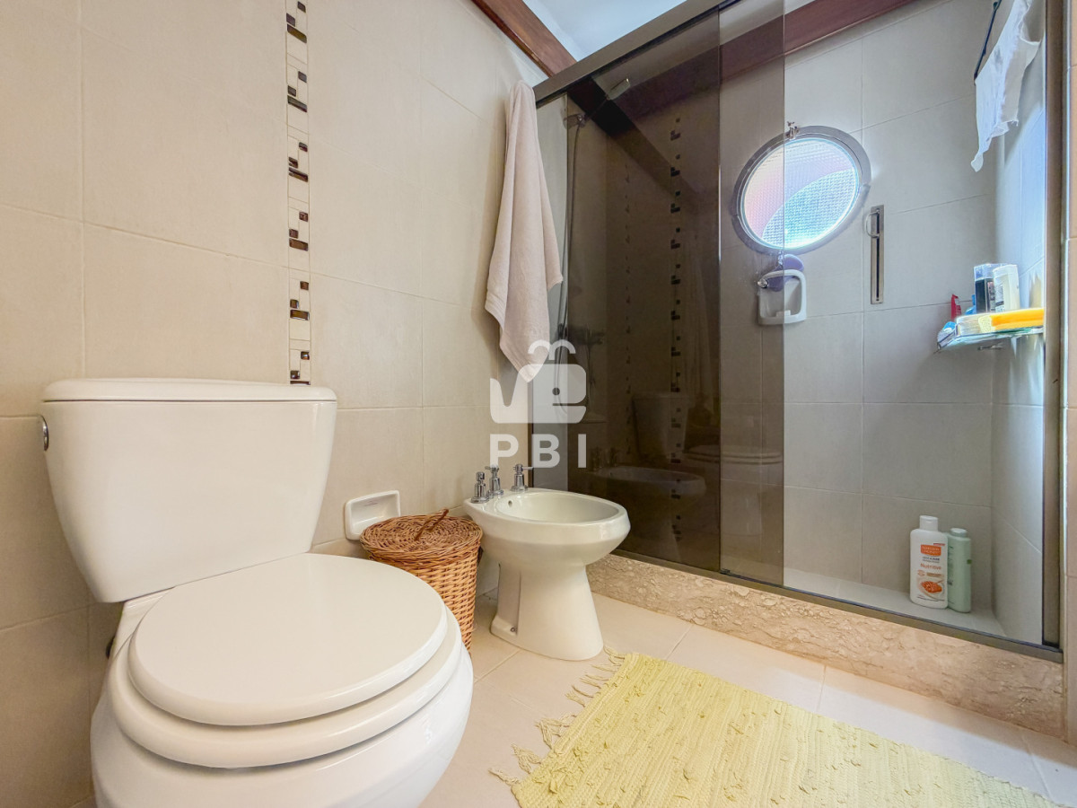 QXBhcnRhbWVudG8gZW4gUGVuw61uc3VsYSwgMyBkb3JtaXRvcmlvcyAtIEJyaXNhcyAtIFJlZiA6IFBCSTE1NjUx