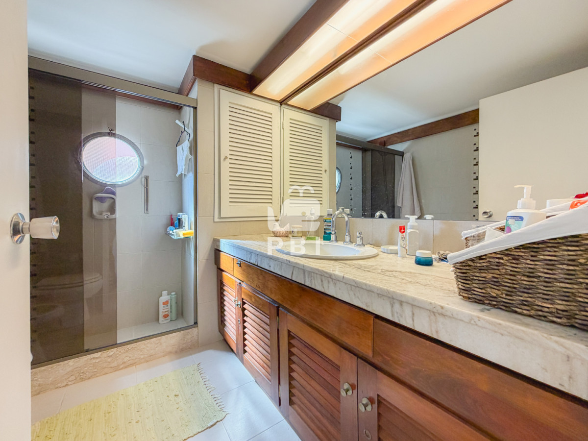 QXBhcnRhbWVudG8gZW4gUGVuw61uc3VsYSwgMyBkb3JtaXRvcmlvcyAtIEJyaXNhcyAtIFJlZiA6IFBCSTE1NjUx