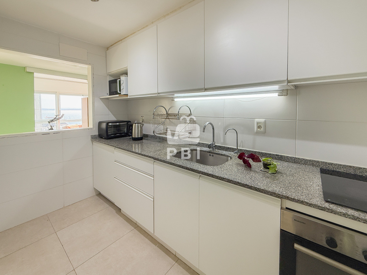 QXBhcnRhbWVudG8gZW4gUGVuw61uc3VsYSBjb24gdmlzdGEgYWwgUHVlcnRvLCAyIGRvcm1pdG9yaW9zIC0gVG9ycmUgVmVyb25hIC0gUmVmIDogUEJJMTUyMDk=