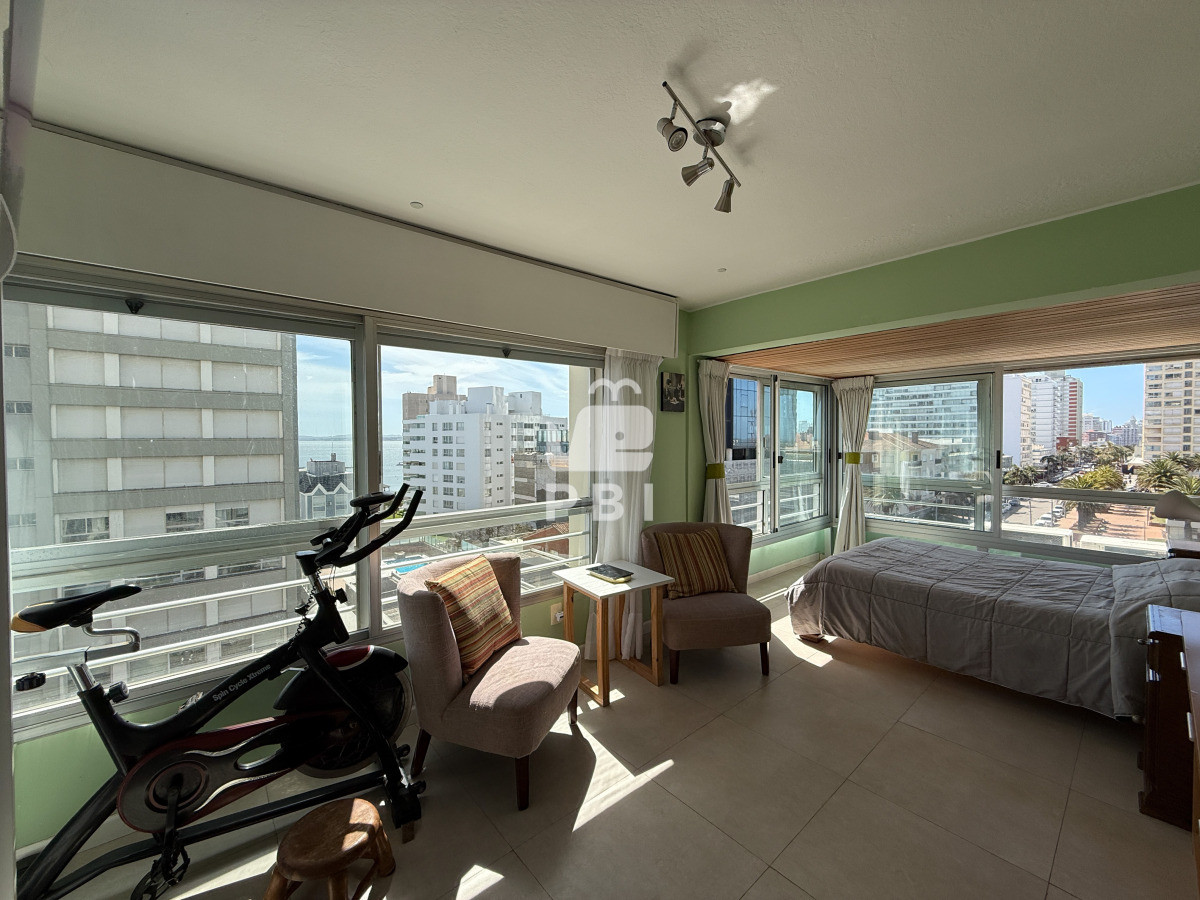 QXBhcnRhbWVudG8gZW4gUGVuw61uc3VsYSBjb24gdmlzdGEgYWwgUHVlcnRvLCAyIGRvcm1pdG9yaW9zIC0gVG9ycmUgVmVyb25hIC0gUmVmIDogUEJJMTUyMDk=