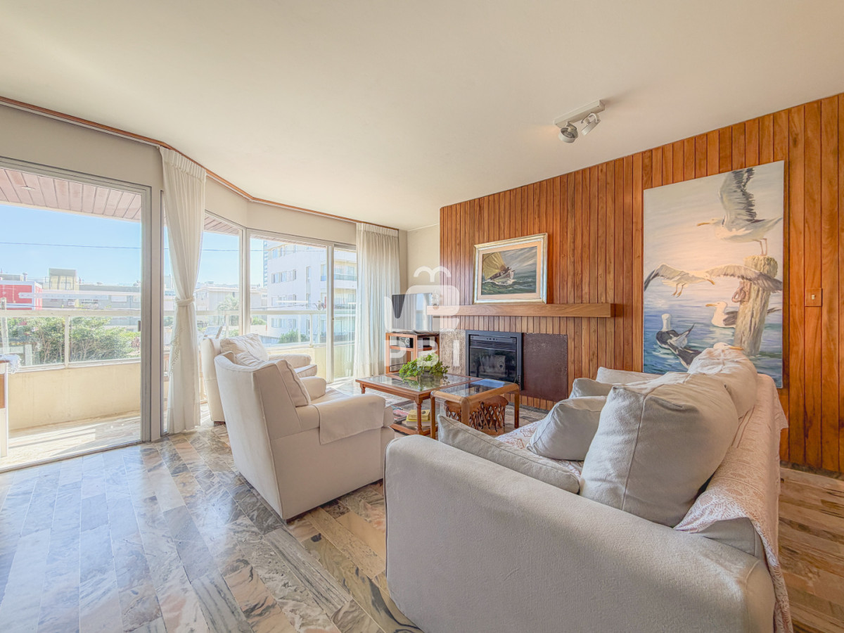 QXBhcnRhbWVudG8gZW4gUGVuw61uc3VsYSwgMyBkb3JtaXRvcmlvcyAtIEJyaXNhcyAtIFJlZiA6IFBCSTE1NjUx