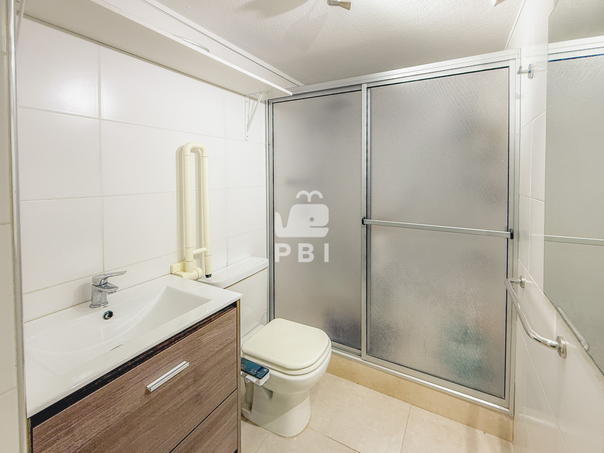 QXBhcnRhbWVudG8gZW4gUGVuw61uc3VsYSBjb24gdmlzdGEgYWwgUHVlcnRvLCAyIGRvcm1pdG9yaW9zIC0gVG9ycmUgVmVyb25hIC0gUmVmIDogUEJJMTUyMDk=