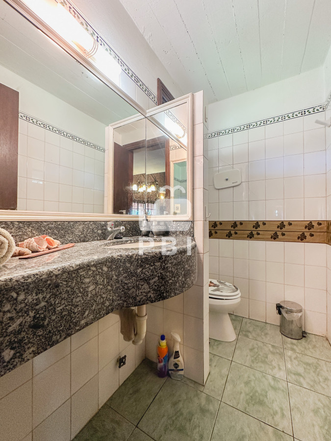 Q2FzYSBlbiBKYXJkaW5lcyBkZSBDw7NyZG9iYSwgMyBzdWl0ZXMgbcOhcyB0b2lsZXR0ZSAtIFJlZiA6IFBCSTE0NzA0