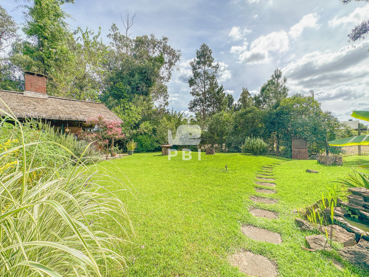 Q2FzYSBlbiBKYXJkaW5lcyBkZSBDw7NyZG9iYSwgMyBzdWl0ZXMgbcOhcyB0b2lsZXR0ZSAtIFJlZiA6IFBCSTE0NzA0