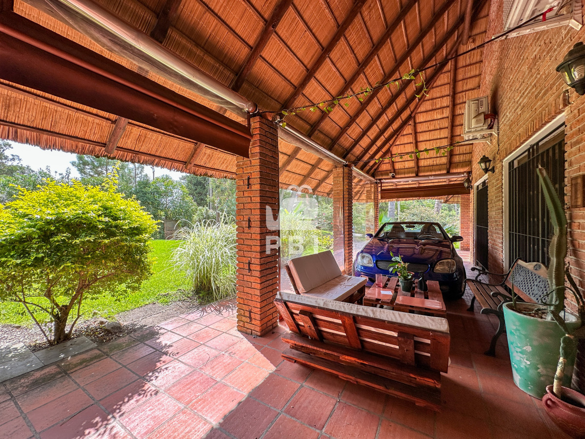 Q2FzYSBlbiBKYXJkaW5lcyBkZSBDw7NyZG9iYSwgMyBzdWl0ZXMgbcOhcyB0b2lsZXR0ZSAtIFJlZiA6IFBCSTE0NzA0