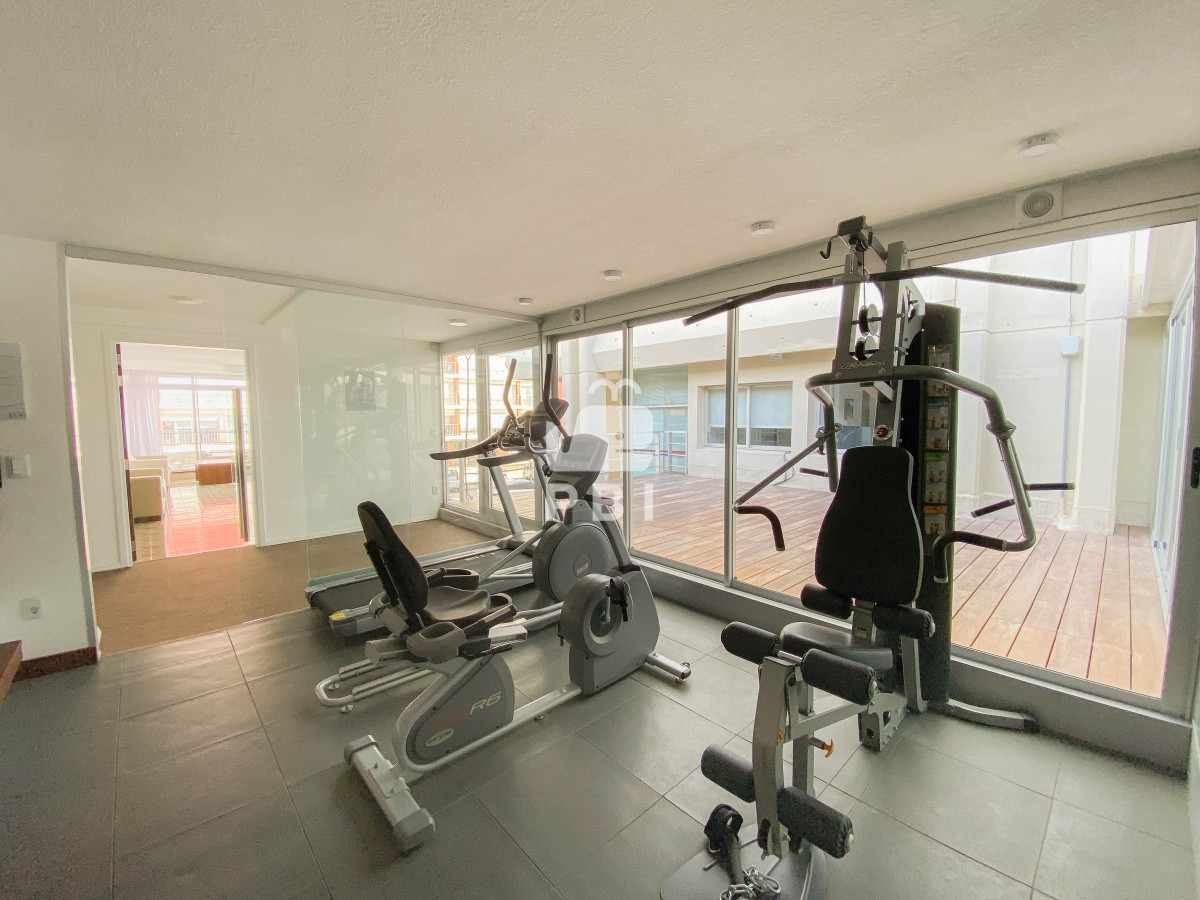 QXBhcnRhbWVudG8gZW4gUGVuw61uc3VsYSBjb24gdmlzdGEgYWwgUHVlcnRvLCAyIGRvcm1pdG9yaW9zIC0gVG9ycmUgVmVyb25hIC0gUmVmIDogUEJJMTUyMDk=