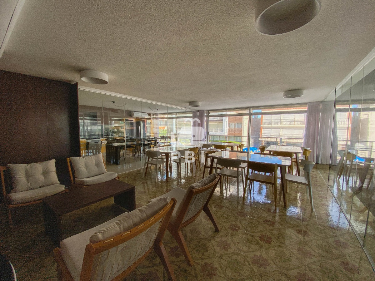 QXBhcnRhbWVudG8gZW4gUGVuw61uc3VsYSBjb24gdmlzdGEgYWwgUHVlcnRvLCAyIGRvcm1pdG9yaW9zIC0gVG9ycmUgVmVyb25hIC0gUmVmIDogUEJJMTUyMDk=