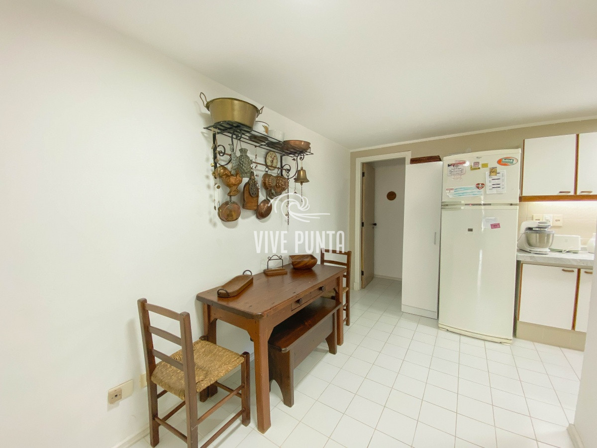 Apartamento ID.1098 - Mansa, apartamento en primera linea de 3 dormitorios mas dependencia