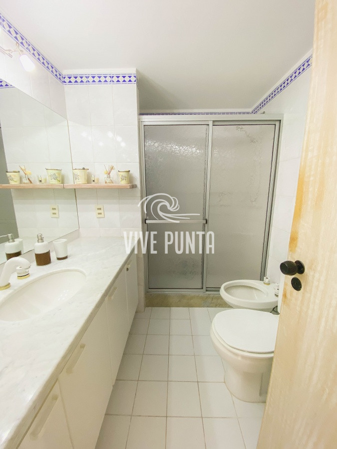 Apartamento ID.1098 - Mansa, apartamento en primera linea de 3 dormitorios mas dependencia