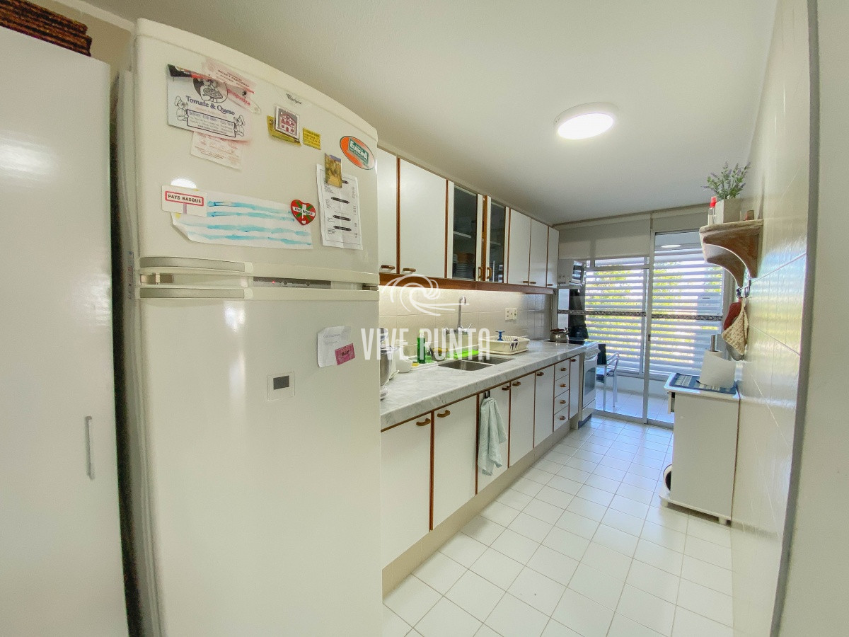 Apartamento ID.1098 - Mansa, apartamento en primera linea de 3 dormitorios mas dependencia