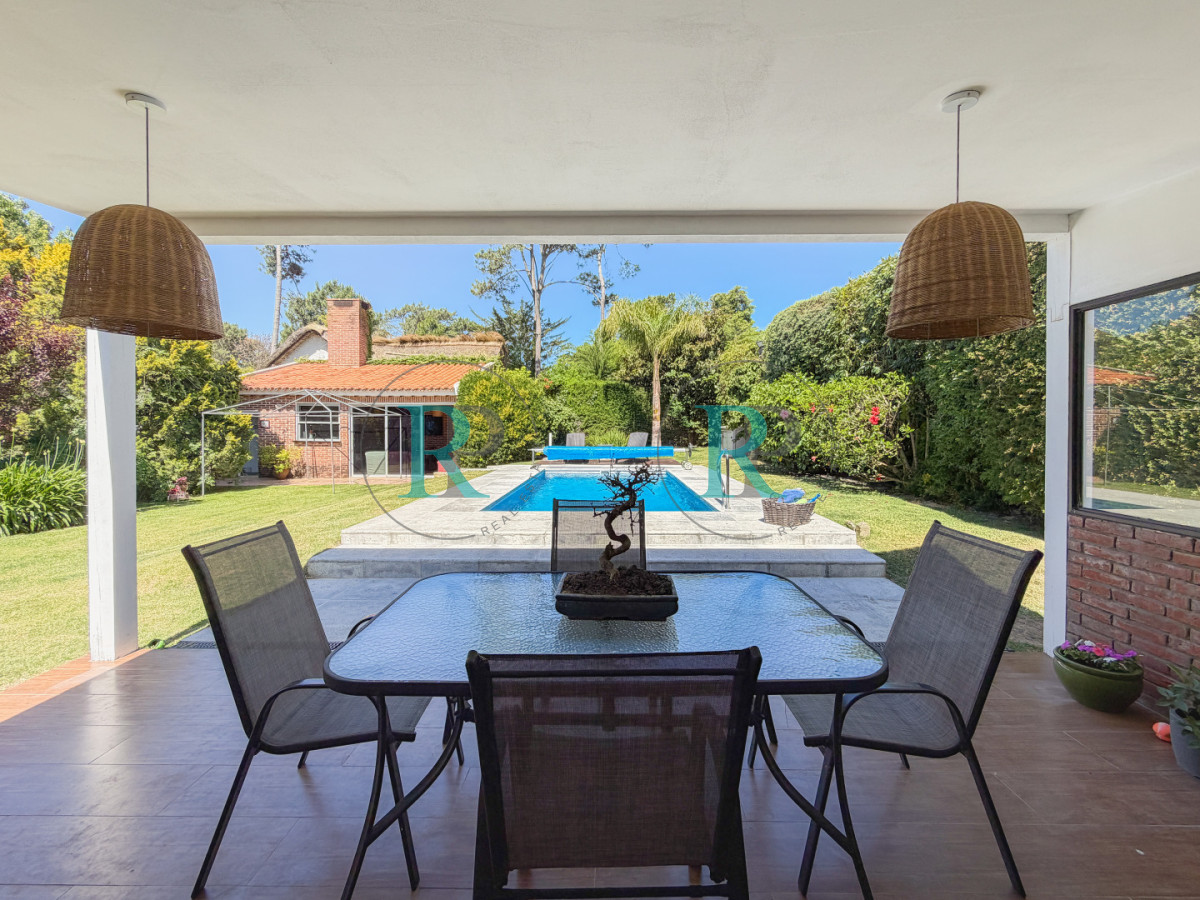 Casa ID.2674 - Casa en Pinares, 4 dormitorios y piscina climatizada