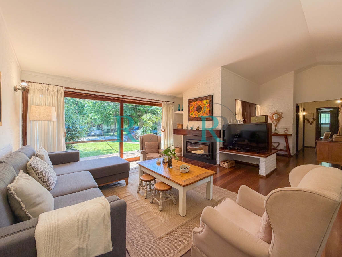 Casa ID.2674 - Casa en Pinares, 4 dormitorios y piscina climatizada