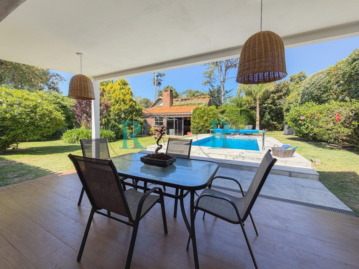 Casa ID.2674 - Casa en Pinares, 4 dormitorios y piscina climatizada