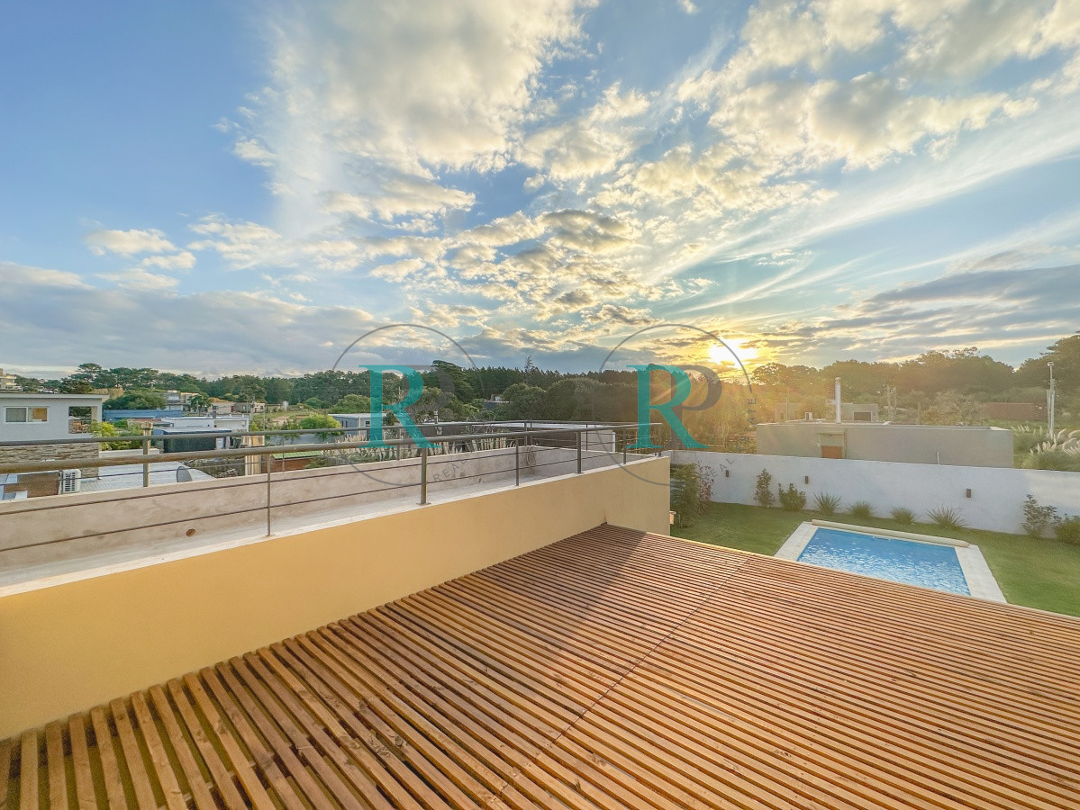 Casa ID.1124 - Casa con vista a Laguna del Diario, 3 dormitorios más dependencia y piscina