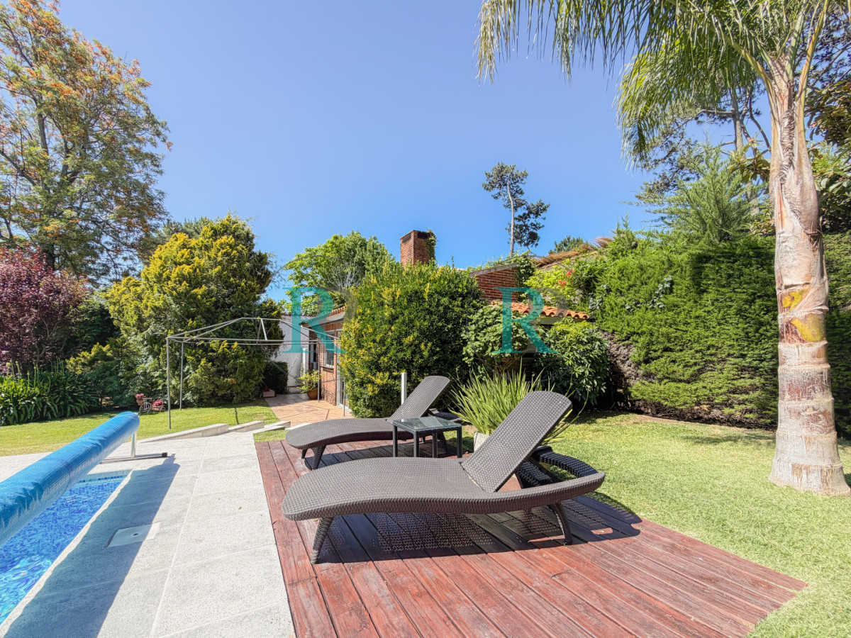 Casa ID.2674 - Casa en Pinares, 4 dormitorios y piscina climatizada