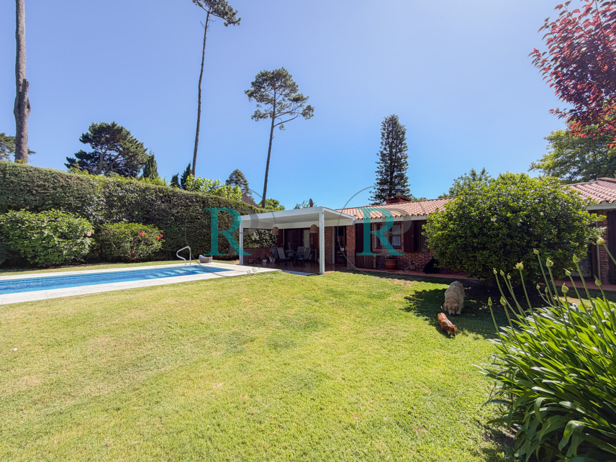 Casa ID.2674 - Casa en Pinares, 4 dormitorios y piscina climatizada