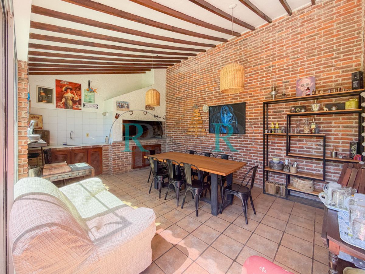 Casa ID.2674 - Casa en Pinares, 4 dormitorios y piscina climatizada