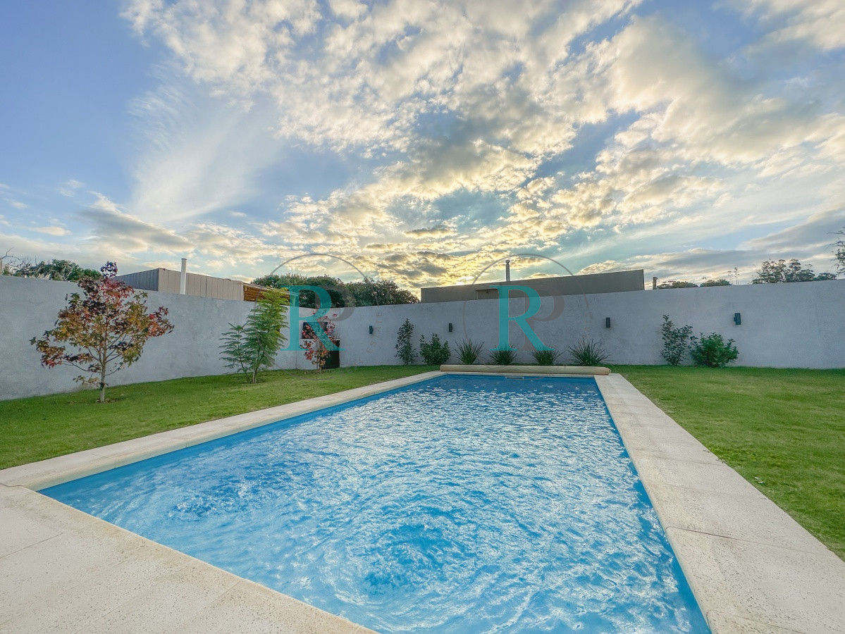Casa ID.1124 - Casa con vista a Laguna del Diario, 3 dormitorios más dependencia y piscina