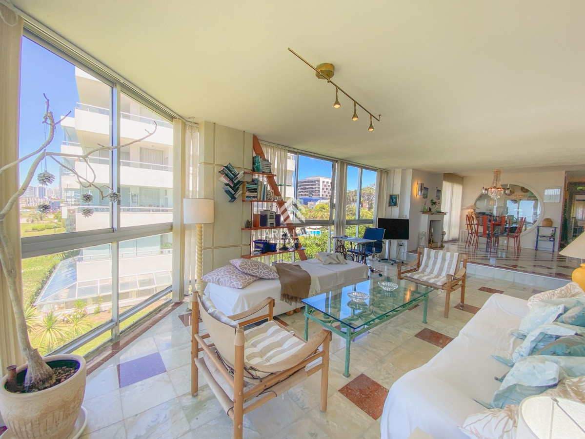 Apartamento ID.1580 - Apartamento esquinero frente al Océano, 2 dormitorios