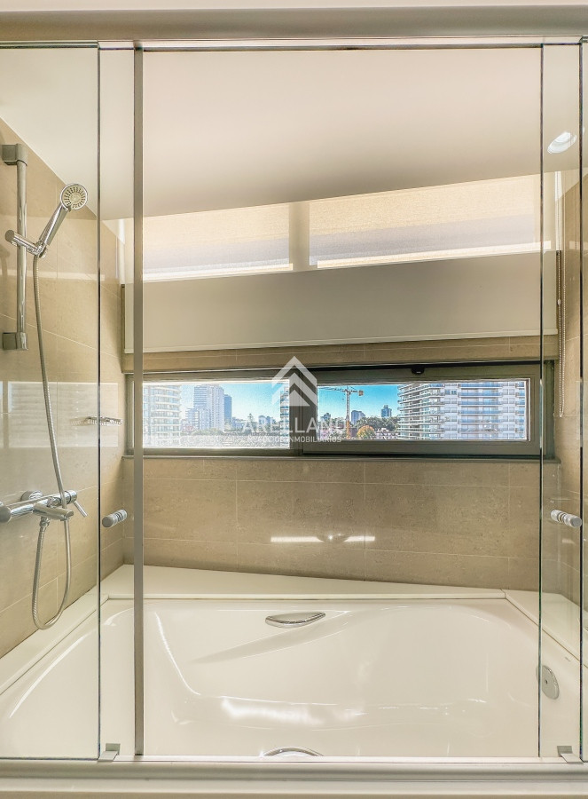 Apartamento ID.3533 - Apartamento en Brava, 2 dormitorios en suite más toilette