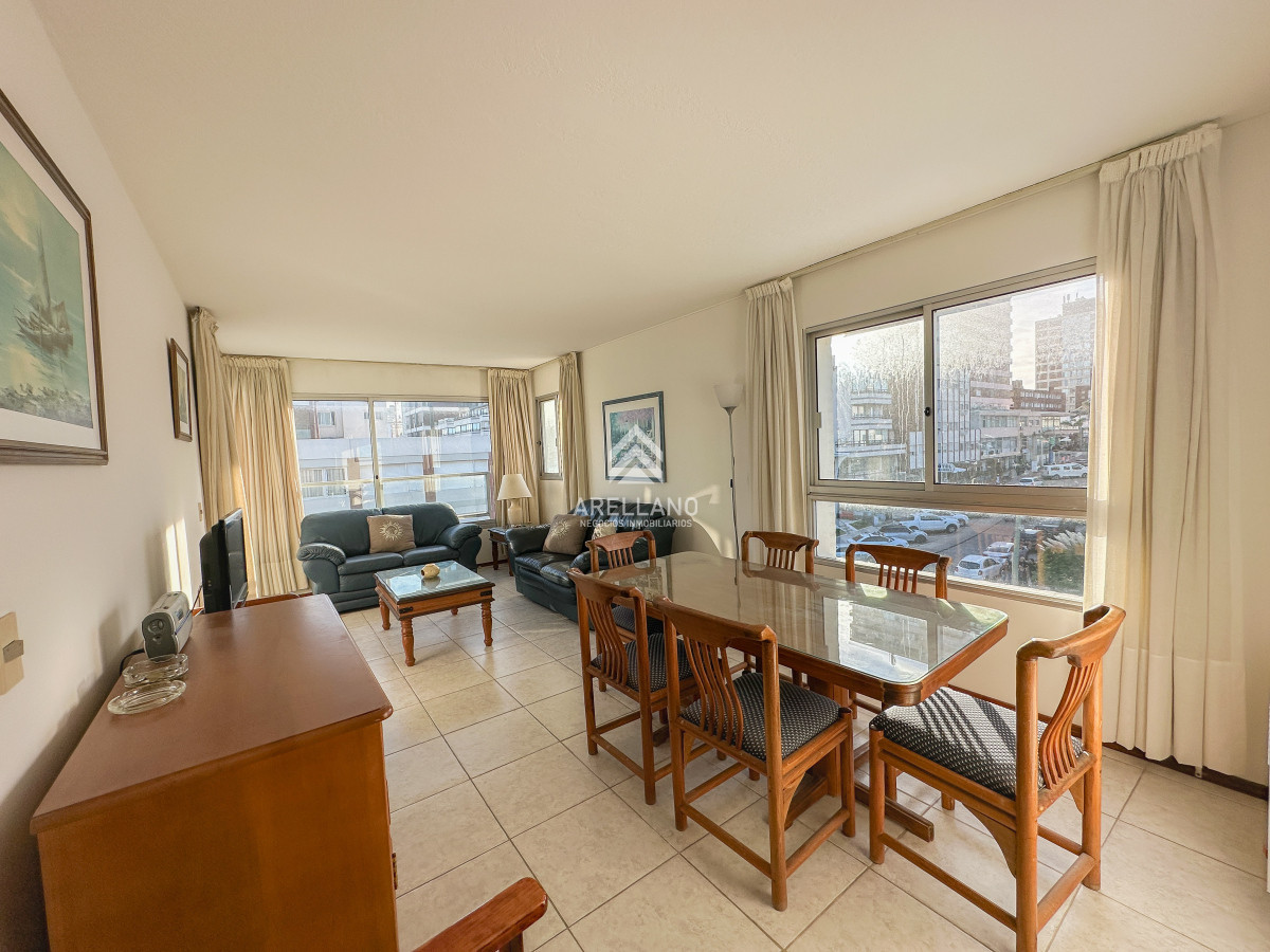 Apartamento ID.4444 - Venta apartamento 2 dormitorios con garage