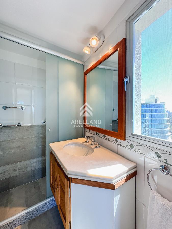 Apartamento ID.5626 - Venta Apartamento en Roosevelt, piso alto, 2 dormitorios más dependencia