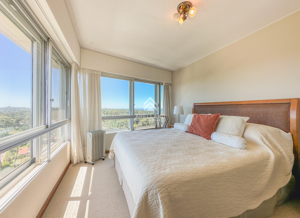 Apartamento ID.5626 - Venta Apartamento en Roosevelt, piso alto, 2 dormitorios más dependencia