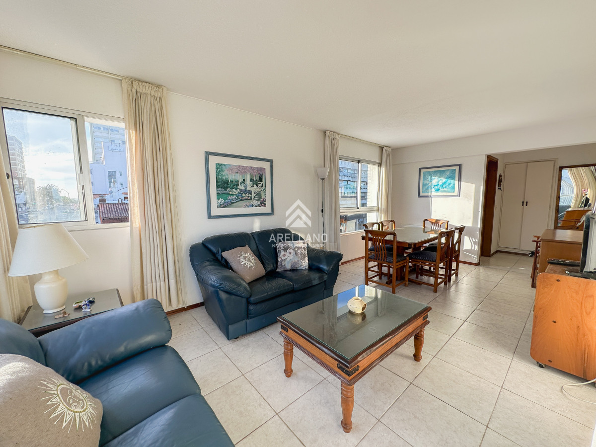 Apartamento ID.4444 - Venta apartamento 2 dormitorios con garage