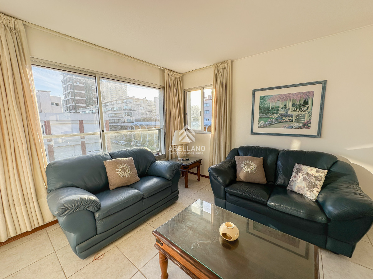 Apartamento ID.4444 - Venta apartamento 2 dormitorios con garage