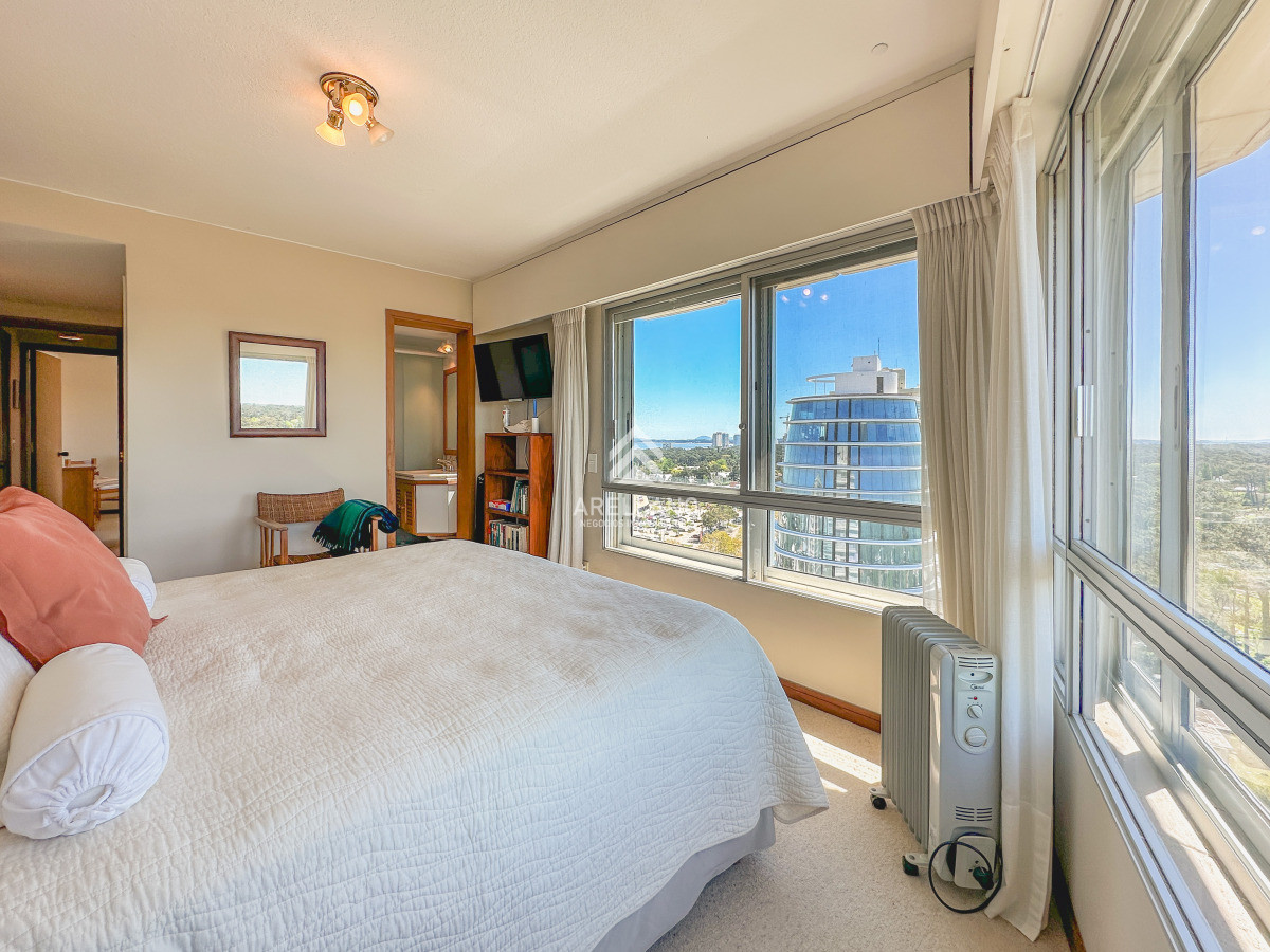 Apartamento ID.5626 - Venta Apartamento en Roosevelt, piso alto, 2 dormitorios más dependencia