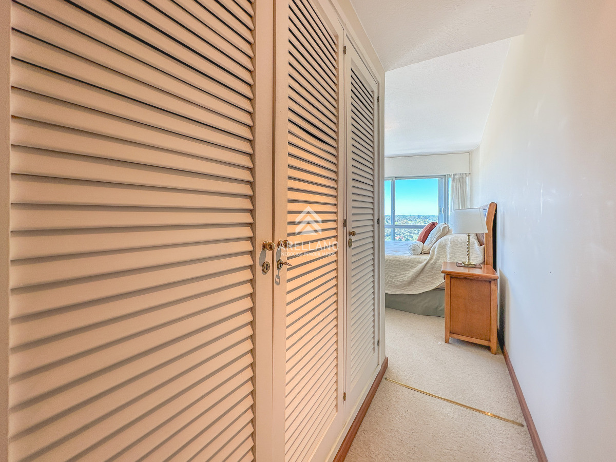 Apartamento ID.5626 - Venta Apartamento en Roosevelt, piso alto, 2 dormitorios más dependencia