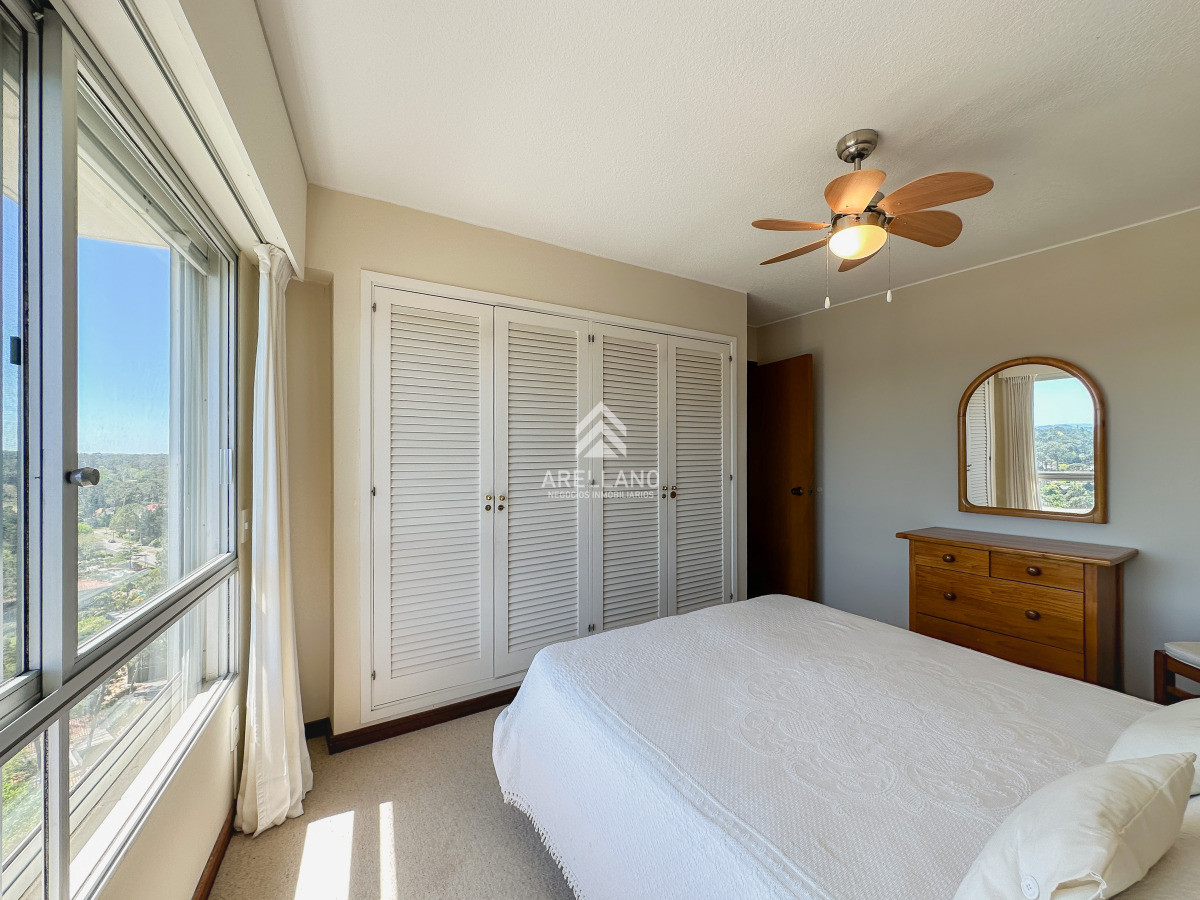 Apartamento ID.5626 - Venta Apartamento en Roosevelt, piso alto, 2 dormitorios más dependencia